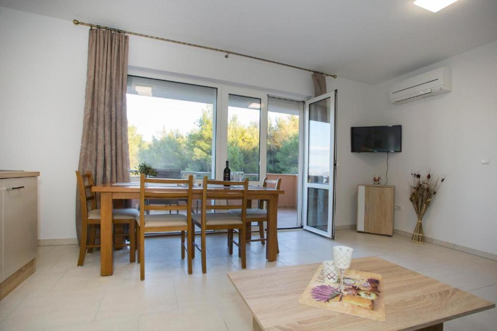 Apartments Panorama With Seasonal Pool Slatine Εξωτερικό φωτογραφία