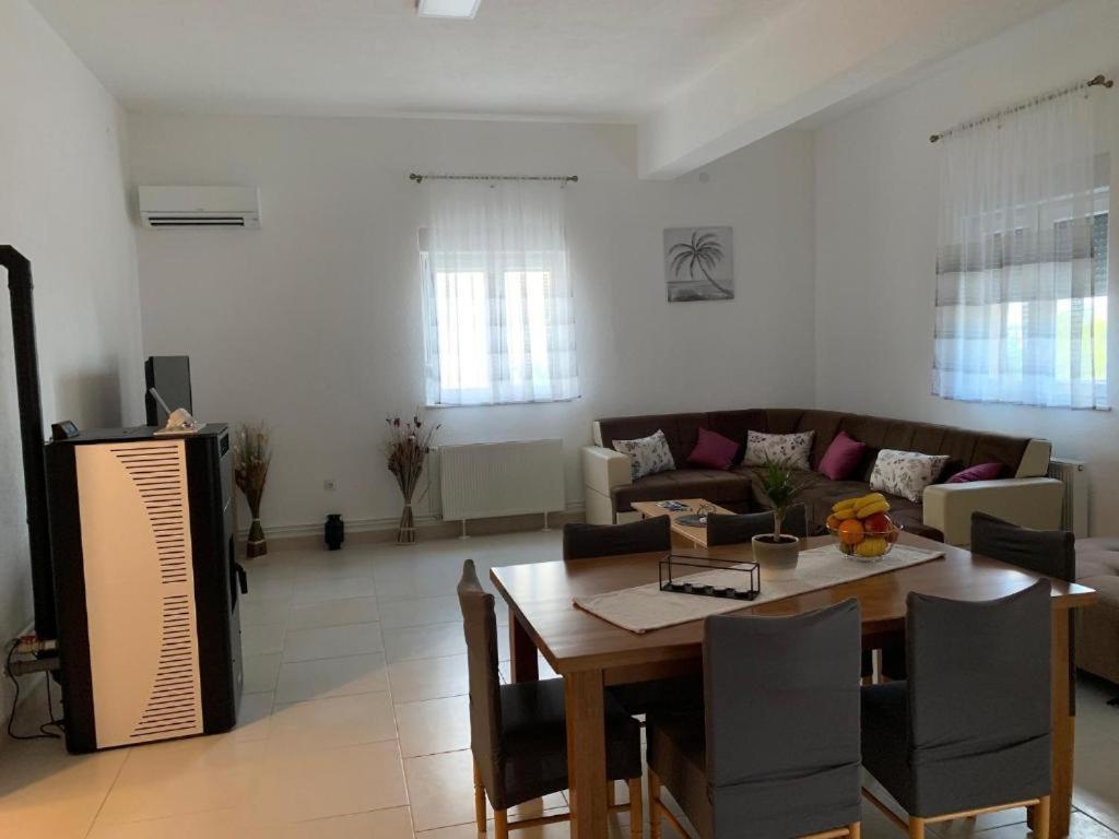 Apartments Panorama With Seasonal Pool Slatine Εξωτερικό φωτογραφία