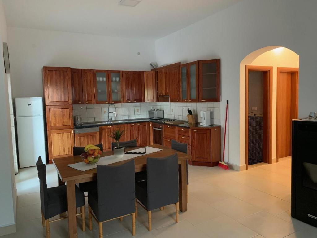 Apartments Panorama With Seasonal Pool Slatine Εξωτερικό φωτογραφία