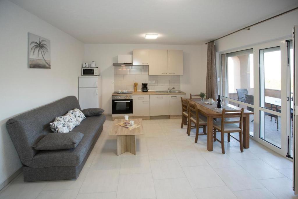 Apartments Panorama With Seasonal Pool Slatine Εξωτερικό φωτογραφία