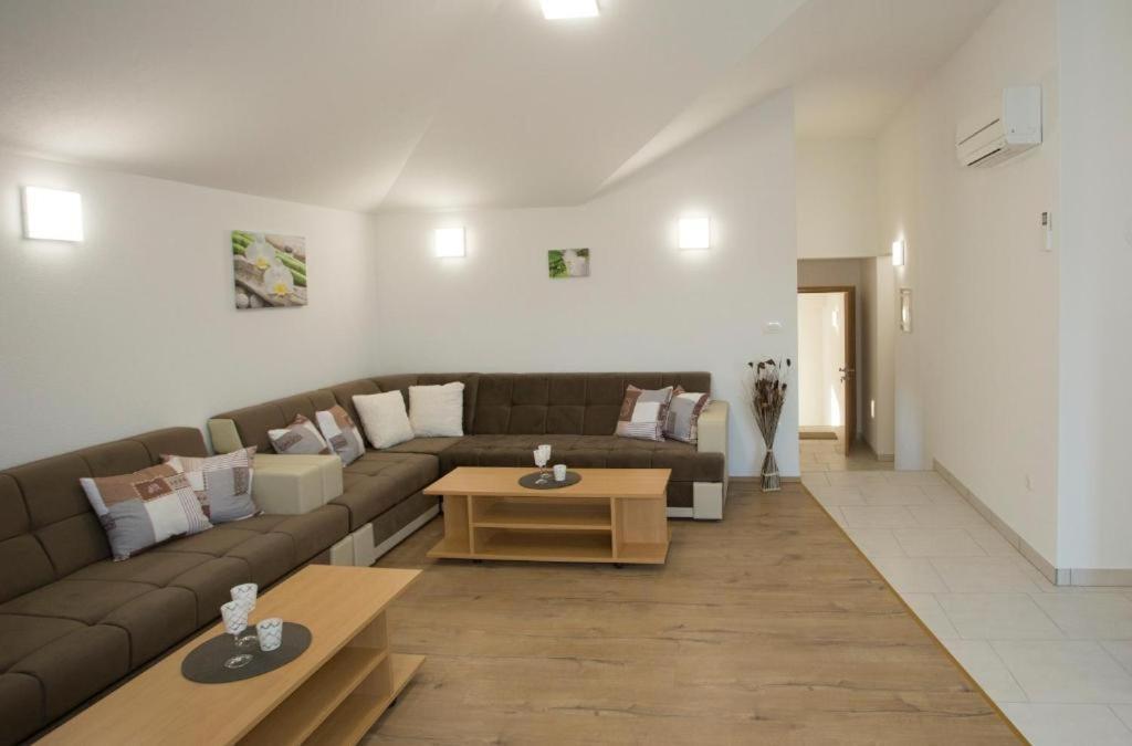 Apartments Panorama With Seasonal Pool Slatine Εξωτερικό φωτογραφία