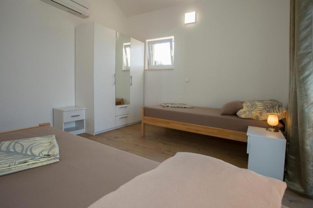 Apartments Panorama With Seasonal Pool Slatine Εξωτερικό φωτογραφία
